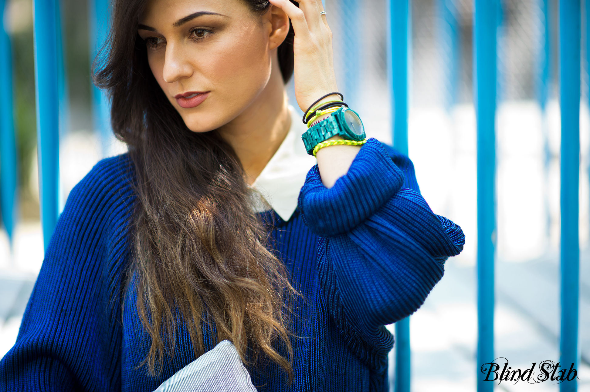 Streetstyle-Blue-Sweater-Nixon-Watch