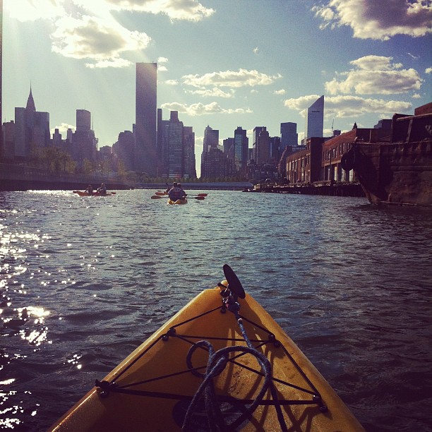 Instagram-Kayak-New-York-Night