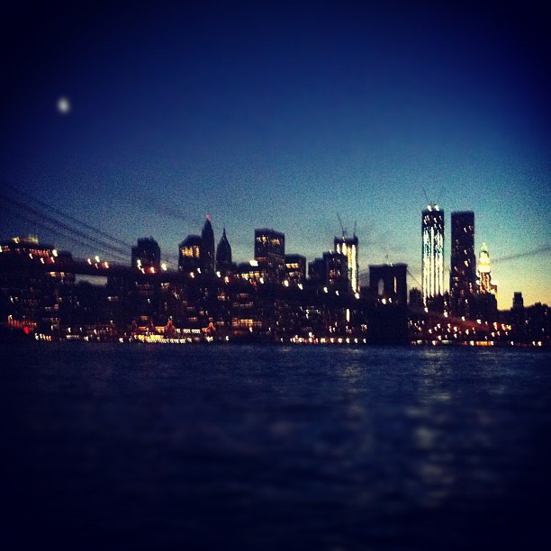 Instagram-Kayak-New-York-Night