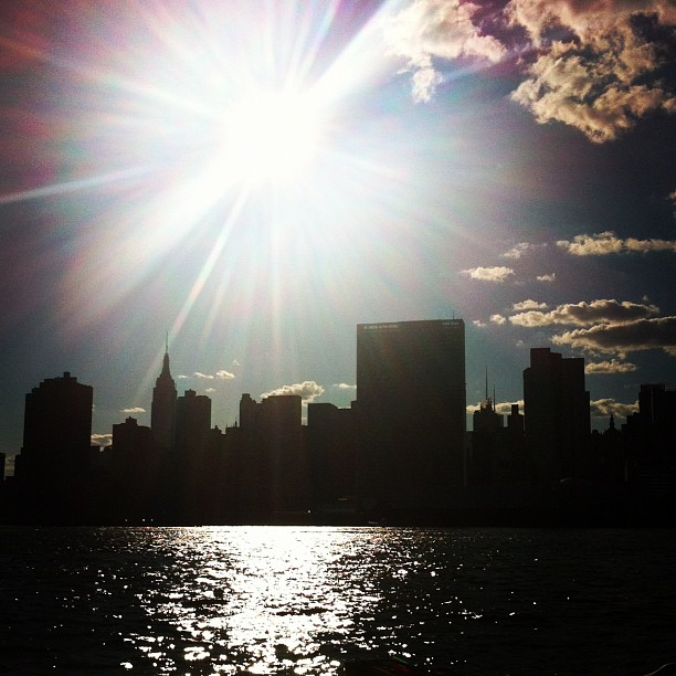 Instagram-Kayak-New-York-Night