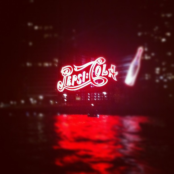 Instagram-Kayak-New-York-Night