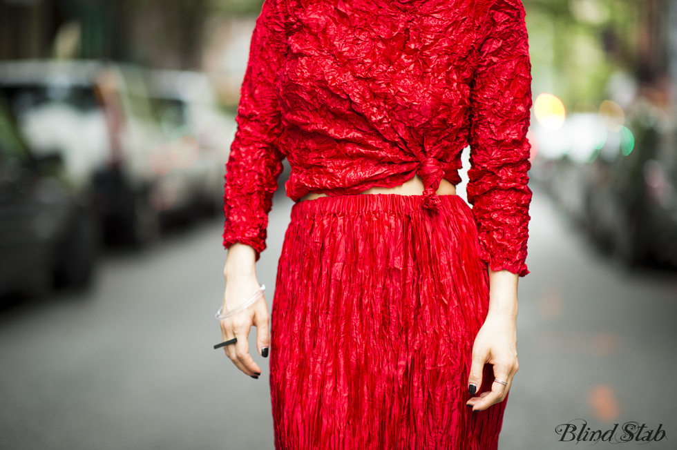 Red-Dress-Blogger-Streetstyle-Ideal-Curvy-Woman