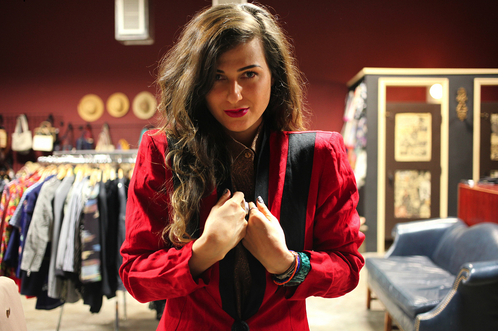 Red-Vintage-Blazer-Steamer