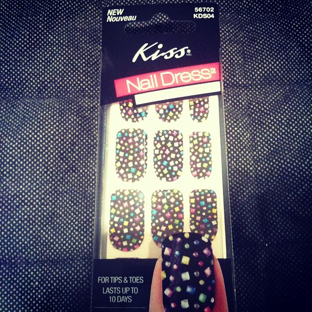 Kiss-Nail-Sticks-Sparkle-Strips