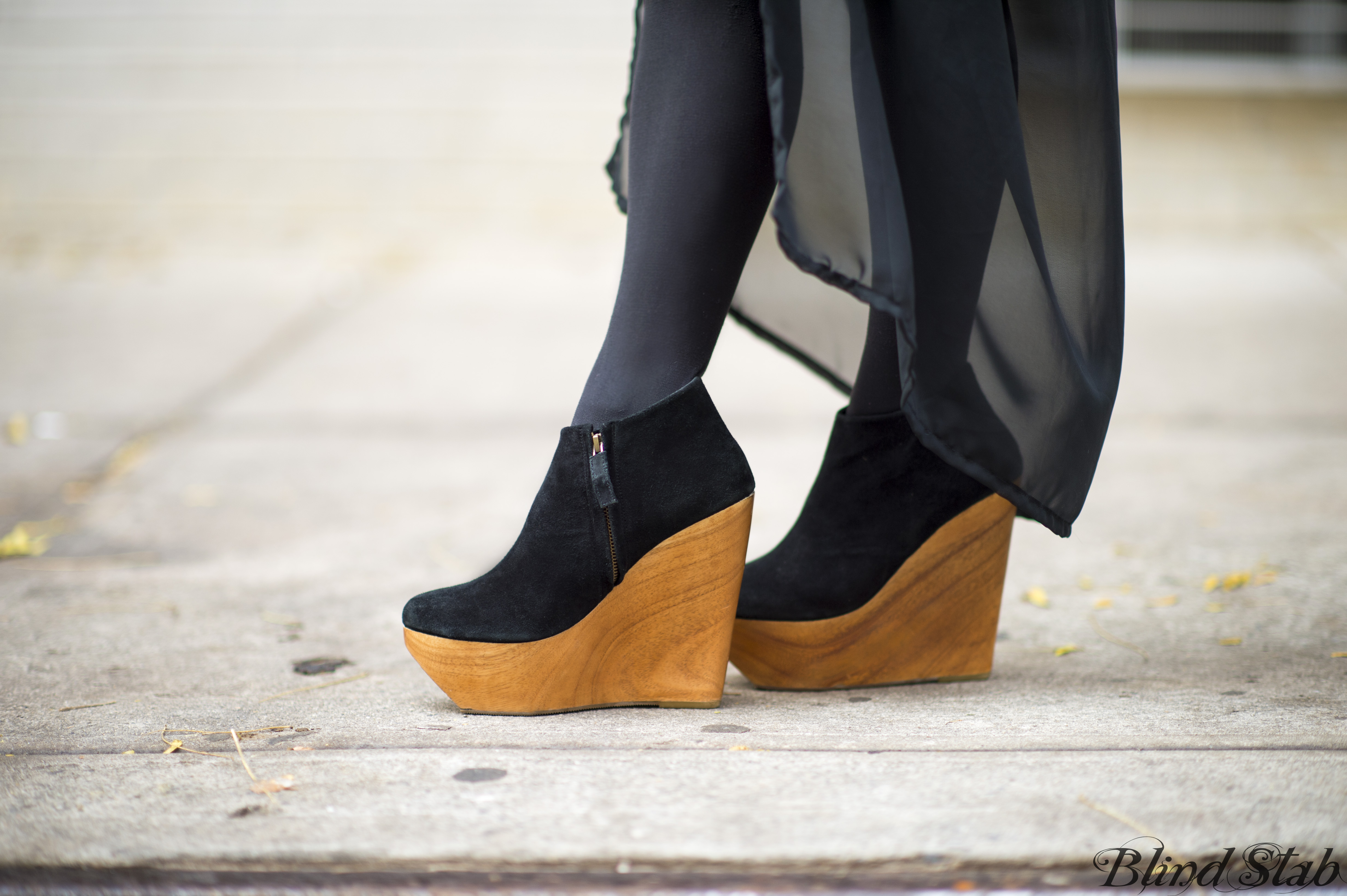 Bun-Wood-Platforms-Wedges-Gold-Necklace