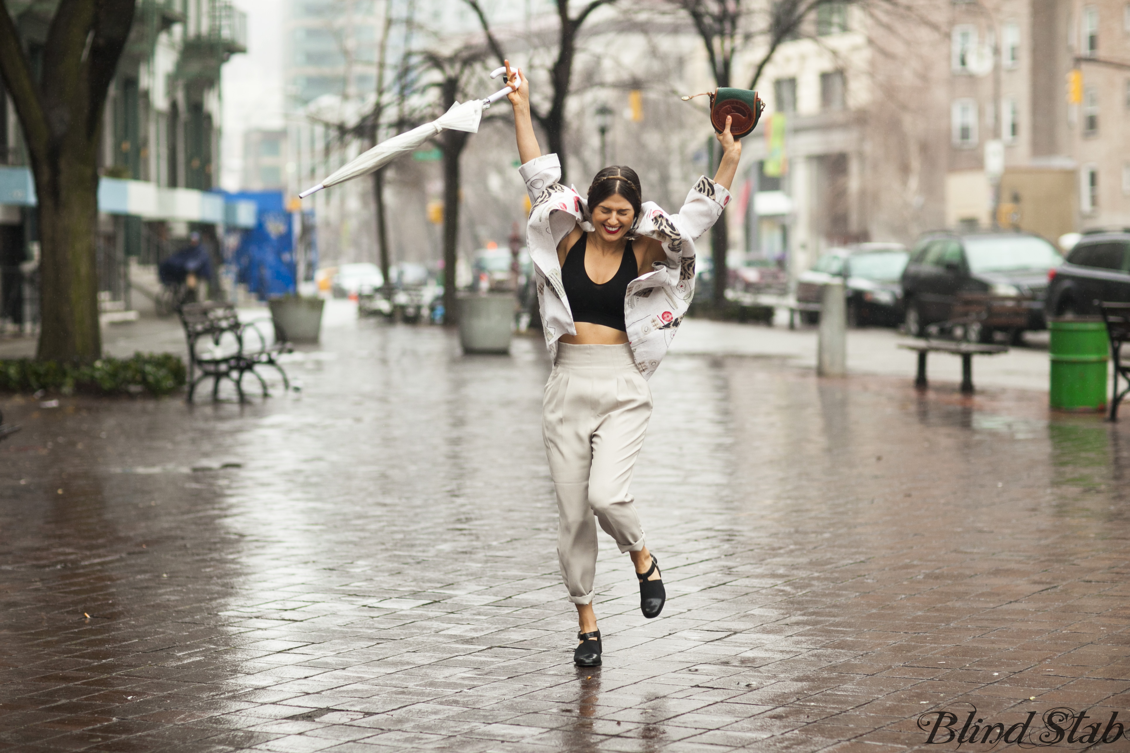 Models-Jumping-Bloggers-Blogger-Funny-Streetstyle-New-York-City