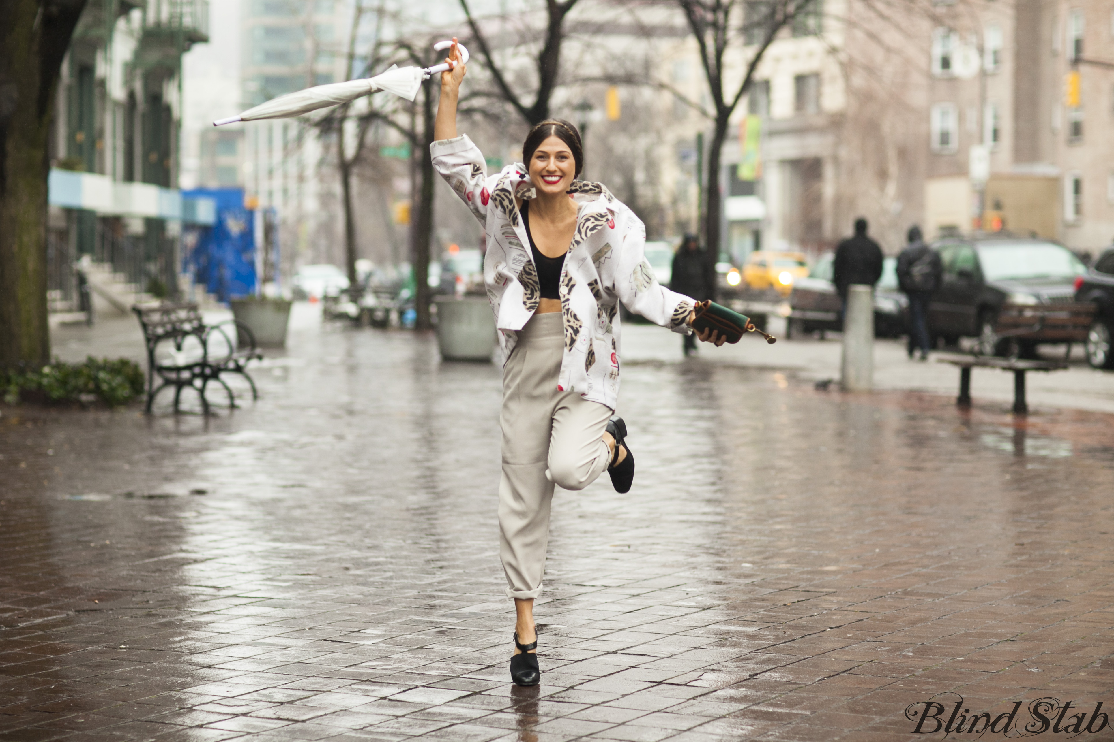 Models-Jumping-Bloggers-Blogger-Funny-Streetstyle-New-York-City