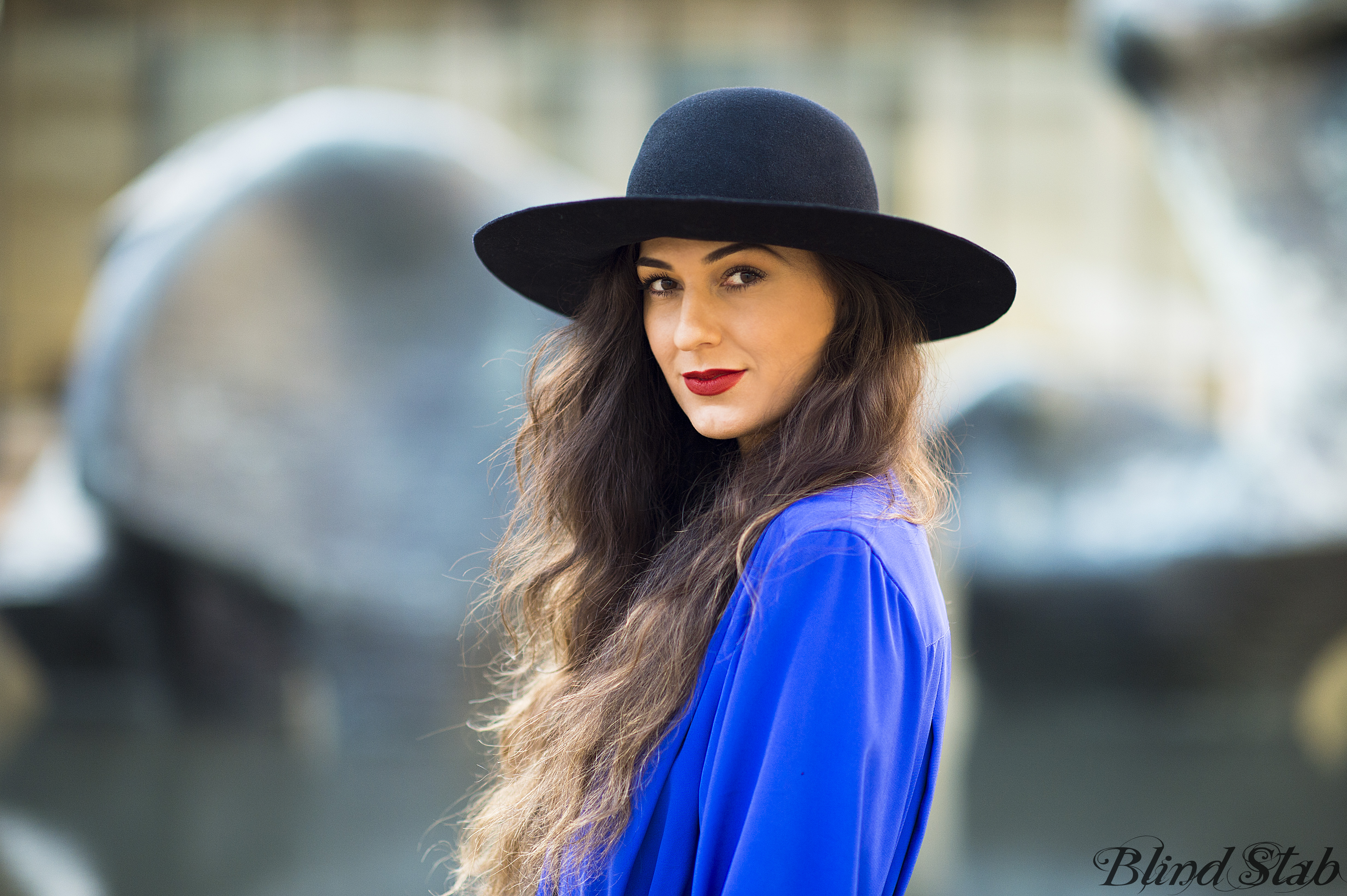 Blue-Jumpsuit-Wide-Brim-Hat-LLMAC-Chili-Lipstick