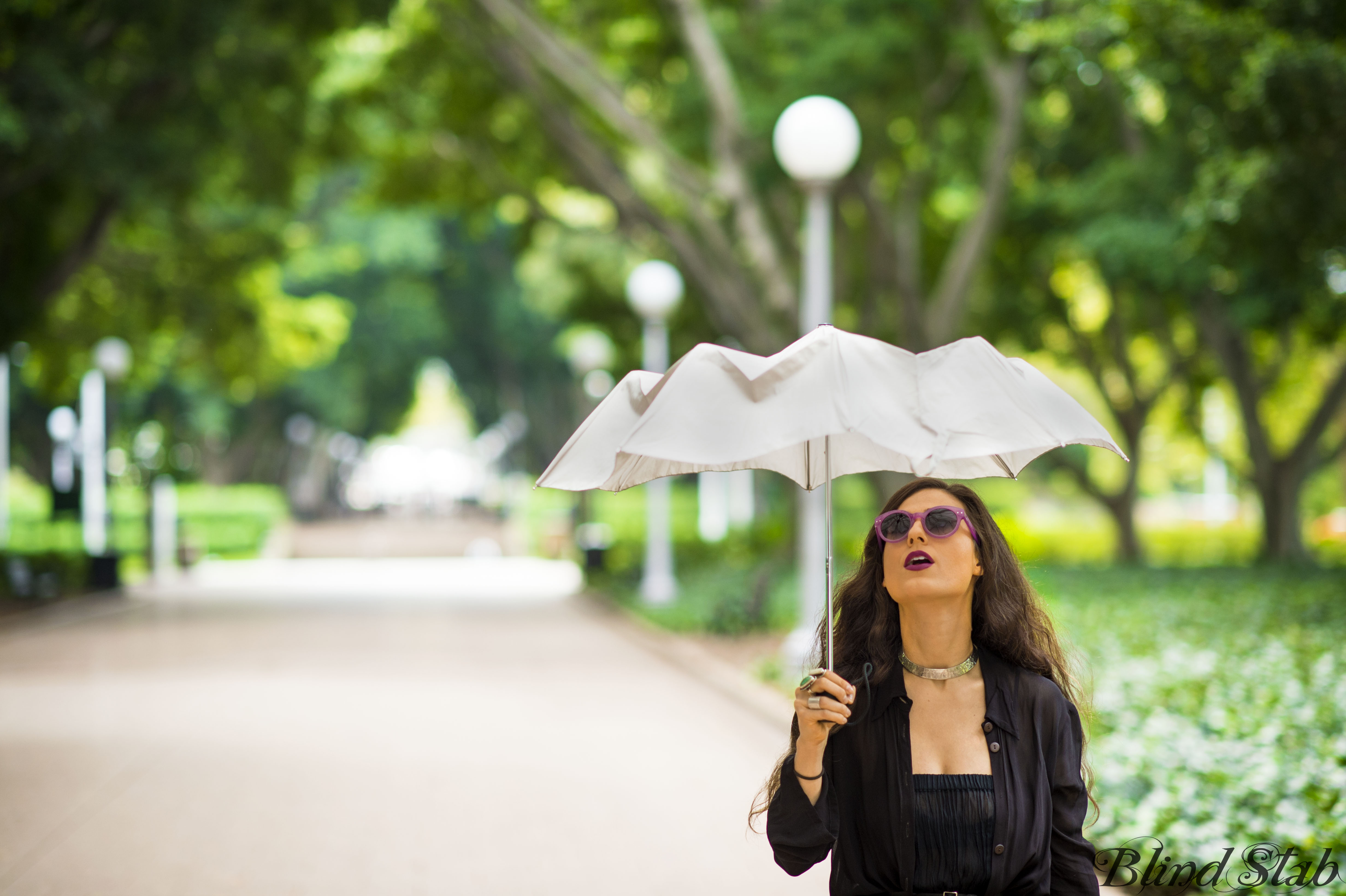 Girl-Umbrella-Streetstyle-Goth-Black-Dress-Long-Hair