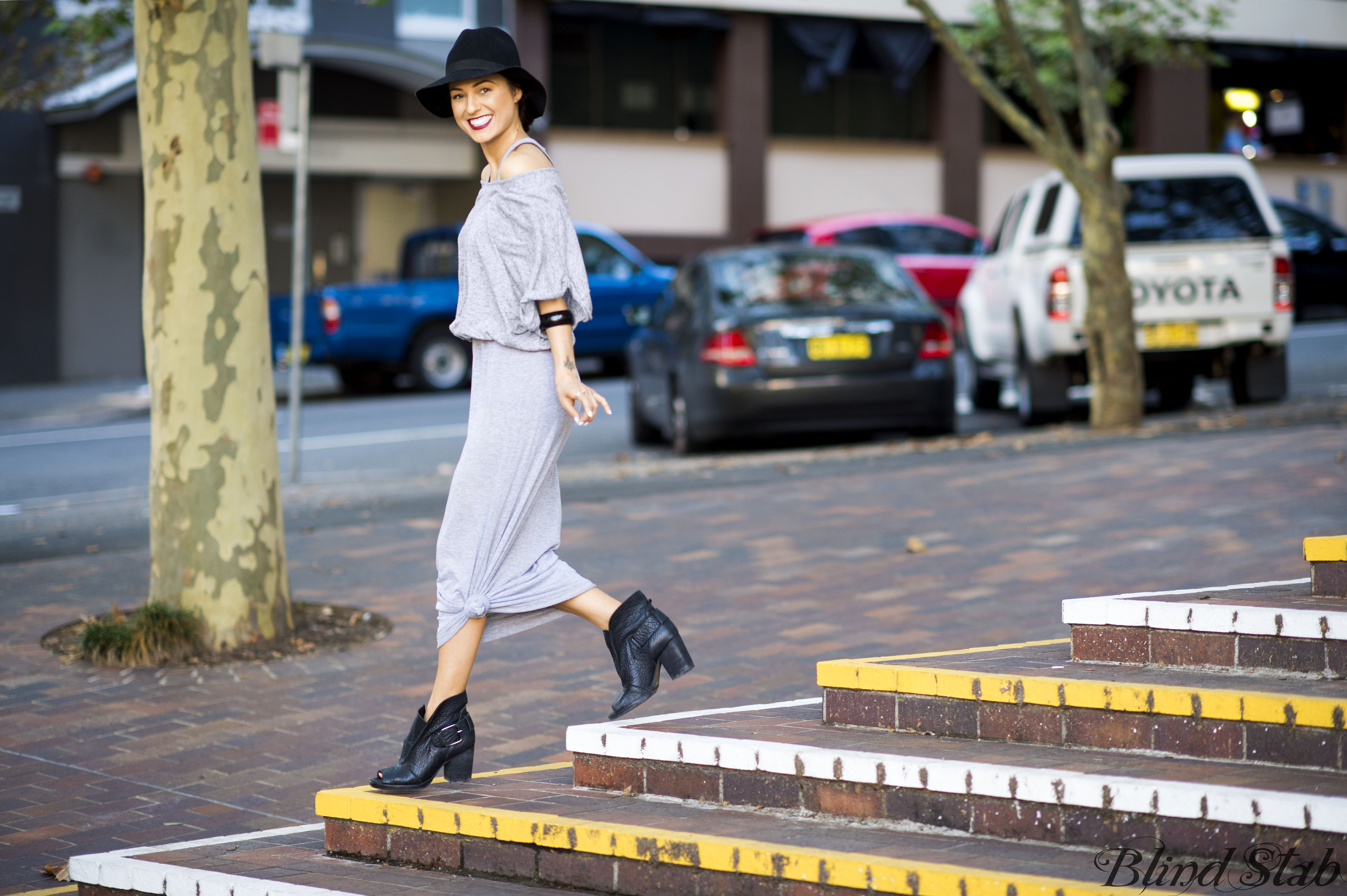 Blind Stab Dana Suchow Sydney Fashion Week Spring Black Wide Brim Hat 12