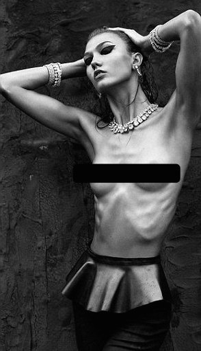 Karly Kloss Photoshop skinny Numero Uno Ribs Skin Smooth Beauty Standards