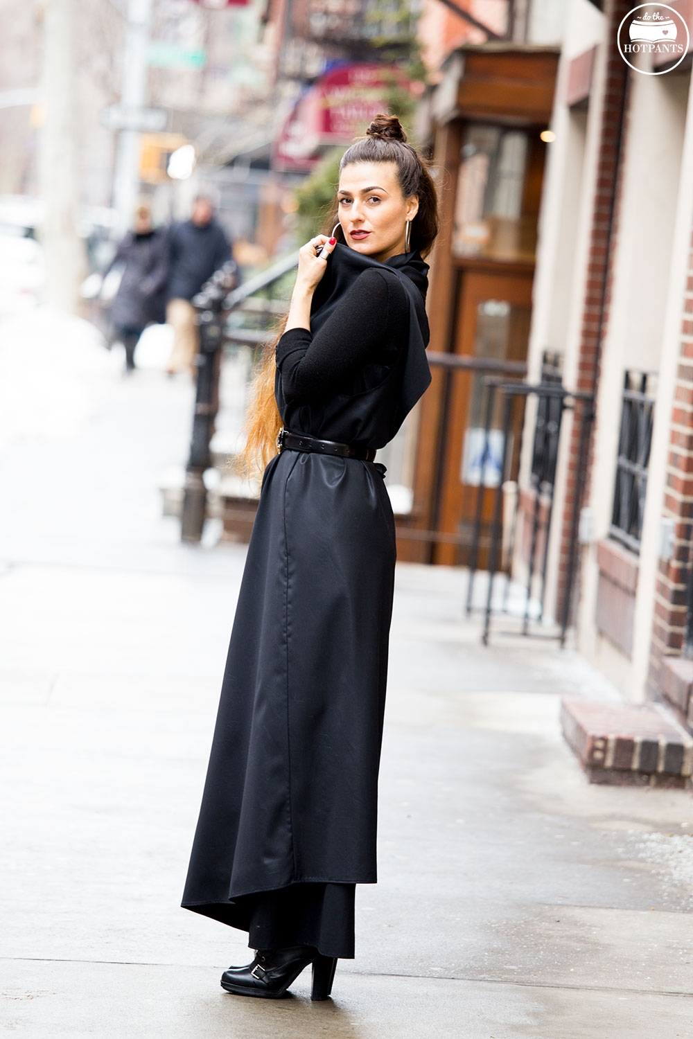 Winter Streetstyle Street Fashion Curvy Woman Half Bun Updo