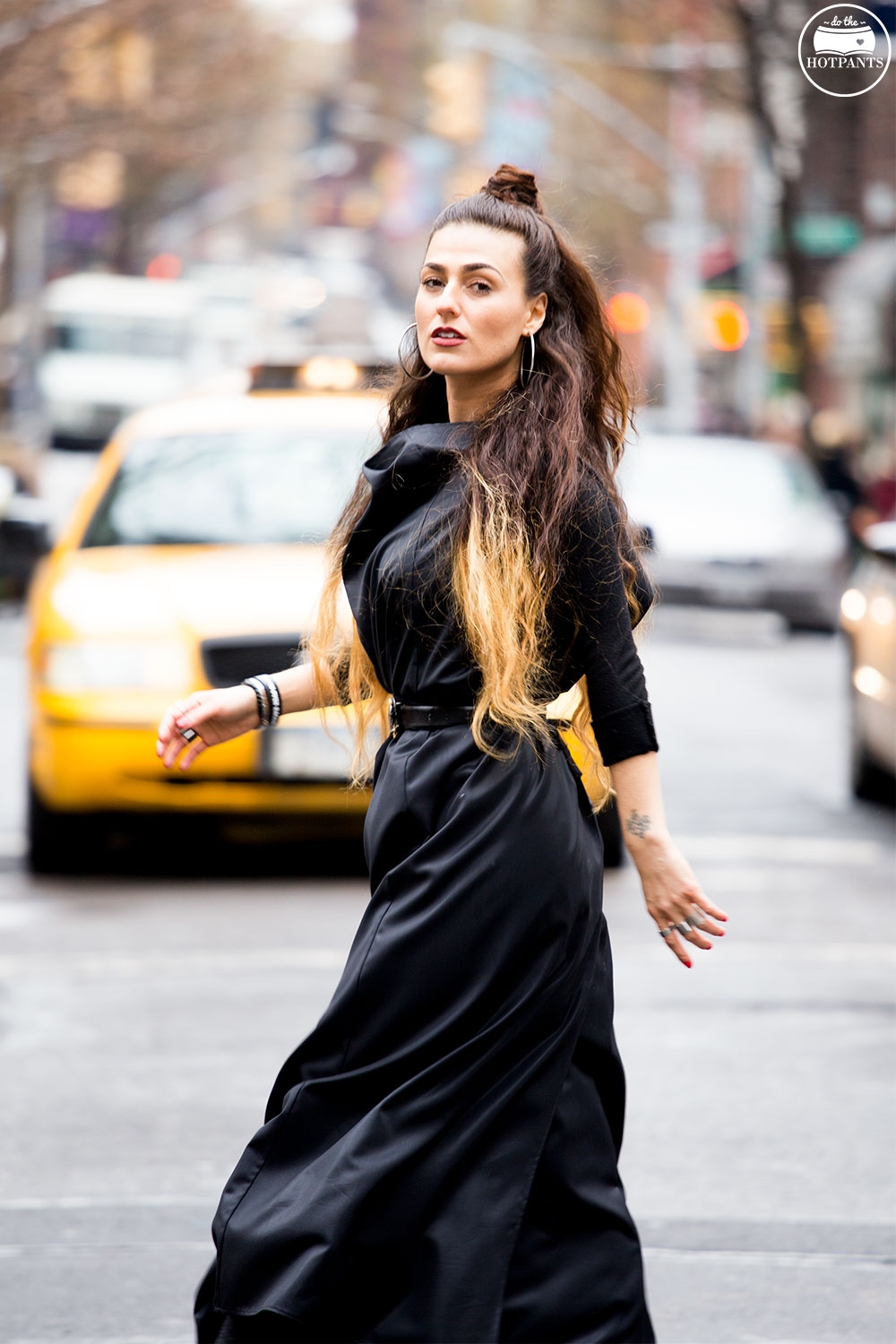 Winter Streetstyle Street Fashion Curvy Woman Half Bun Updo