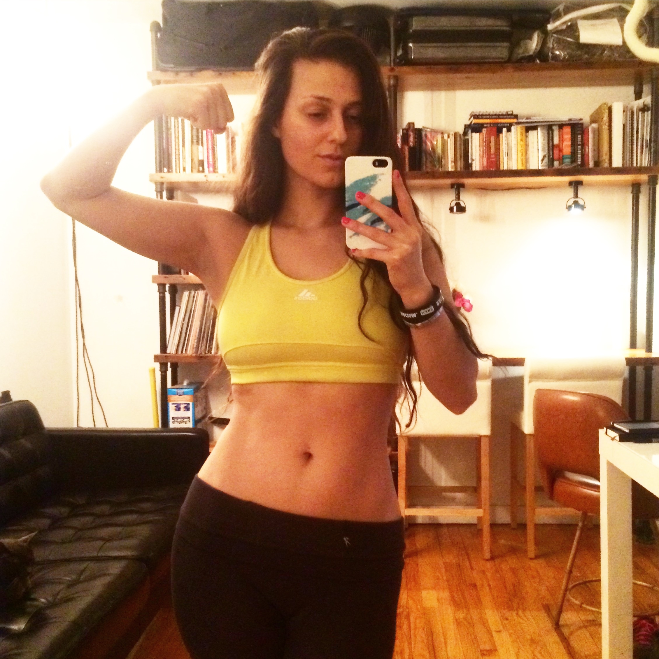 Dana Suchow Body Positive Blogger Curvy Woman Sportsbra Fitspo Inspo Gym Selfie