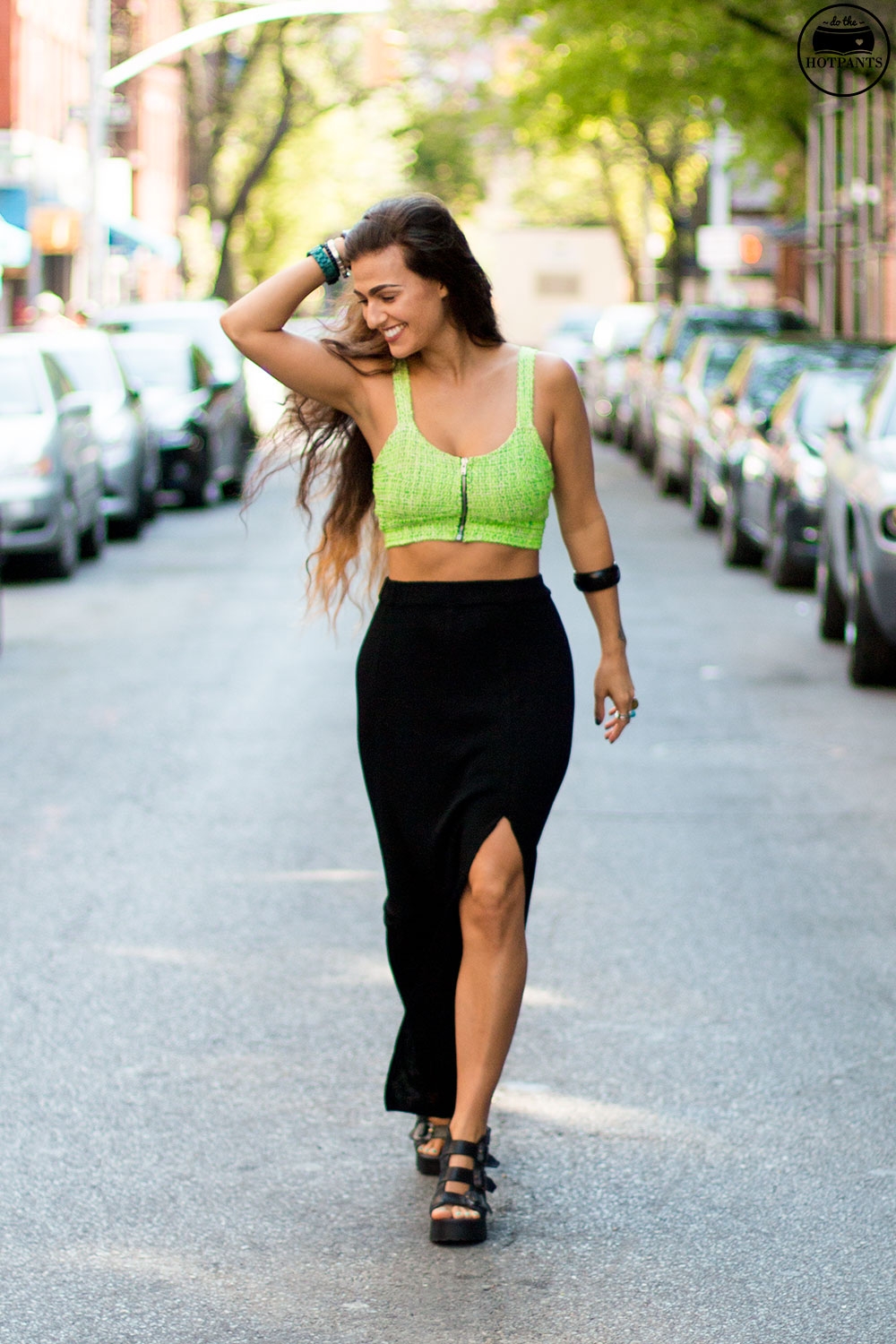 Do The Hotpants Dana Suchow Black Maxi Skirt Curvy Woman Neon Green Crop Top Midriff_IMG_7478