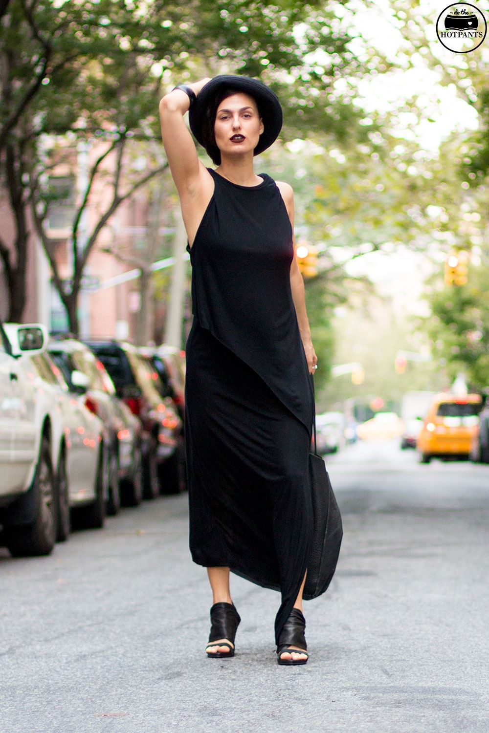 Do The Hotpants Dana Suchow Goth Streetstyle Fashion Black Maxi Dress Gothic Style MAC Dark Lipstick Fall Look IMG_2164