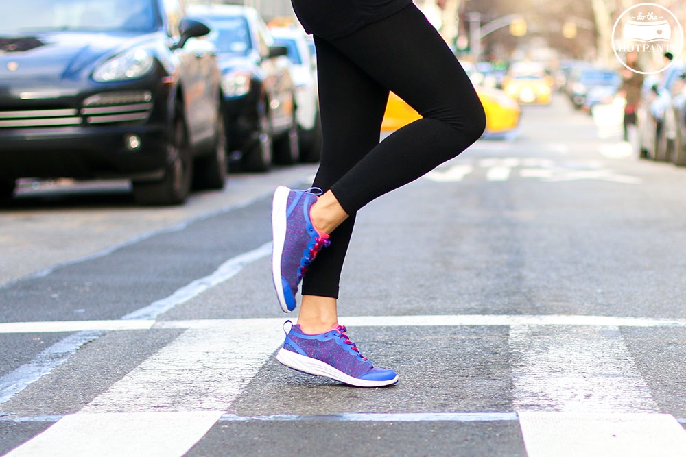 Do The Hotpants Dana Suchow Colorful Sneakers Running Fashion All Black Outfit Goth Style Winter Running Clothes DTHIMG_5843