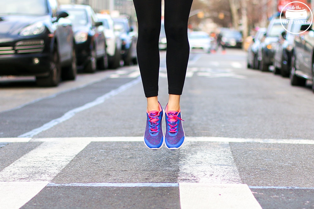 Do The Hotpants Dana Suchow Colorful Sneakers Running Fashion All Black Outfit Goth Style Winter Running Clothes DTHIMG_5874