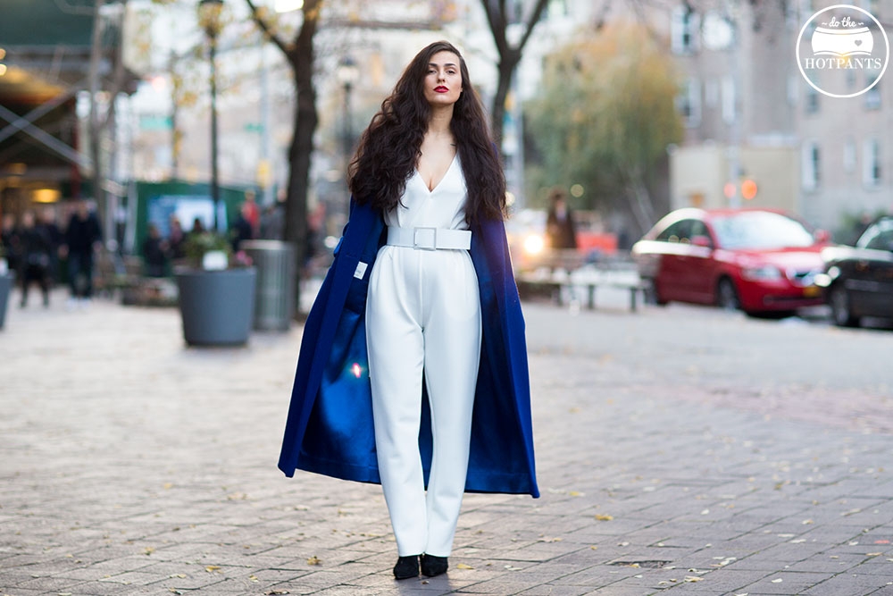 Do The Hotpants Dana Suchow White Jumpsuit Navu Blue Peacoat Trench Coat Jacket Red Lipstick Long Hair Woman MJJ_9652