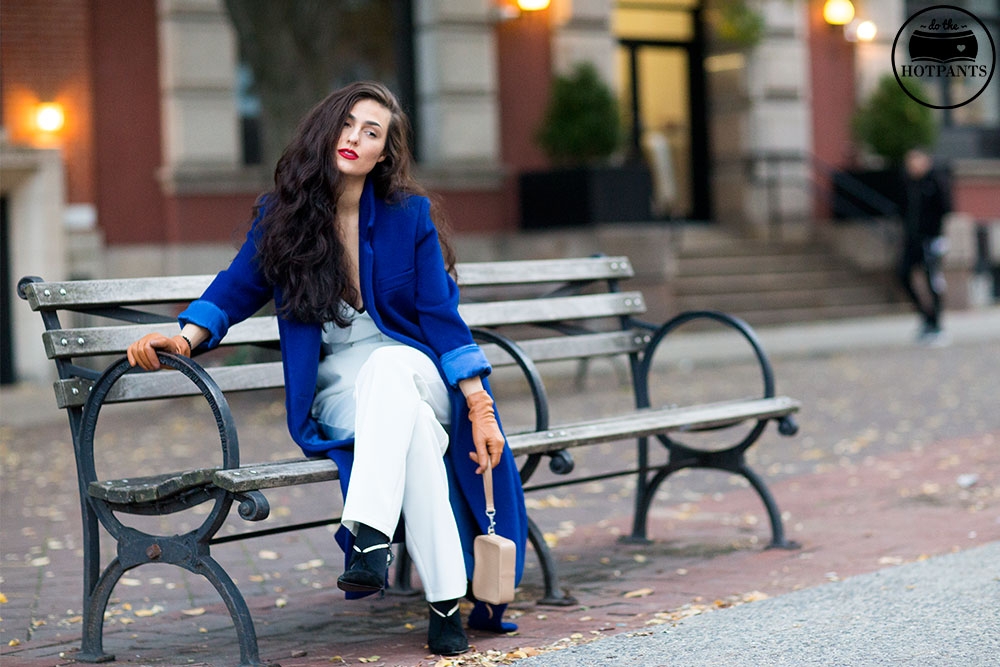 Do The Hotpants Dana Suchow White Jumpsuit Navu Blue Peacoat Trench Coat Jacket Red Lipstick Long Hair Woman MJJ_9853