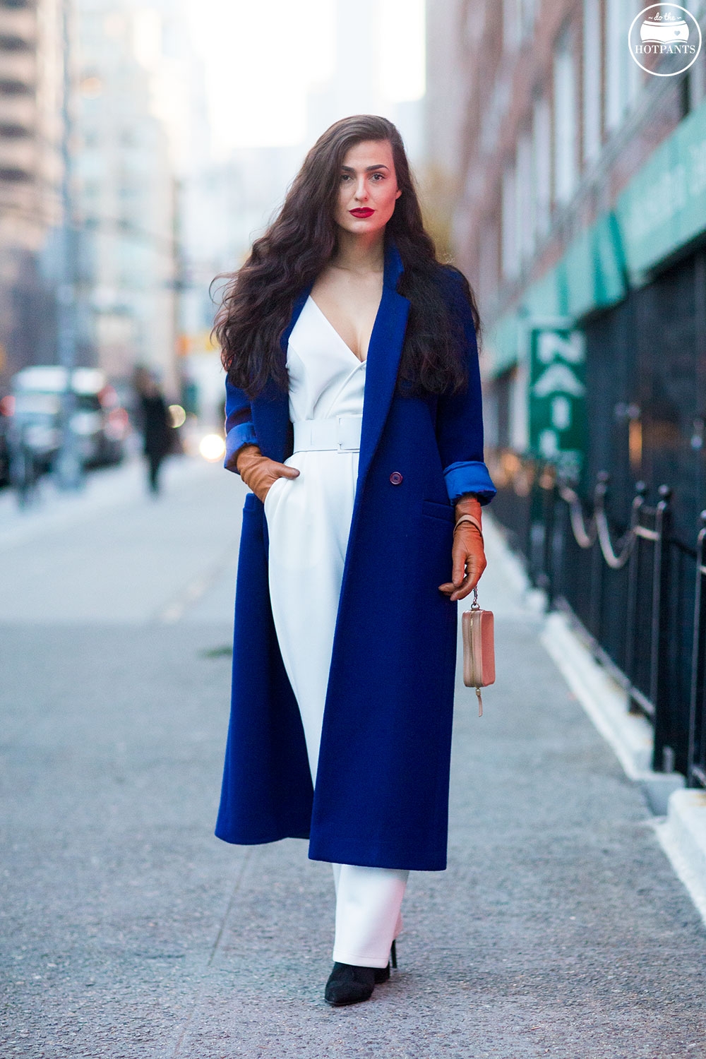 Do The Hotpants Dana Suchow White Jumpsuit Navu Blue Peacoat Trench Coat Jacket Red Lipstick Long Hair Woman MJJ_9952