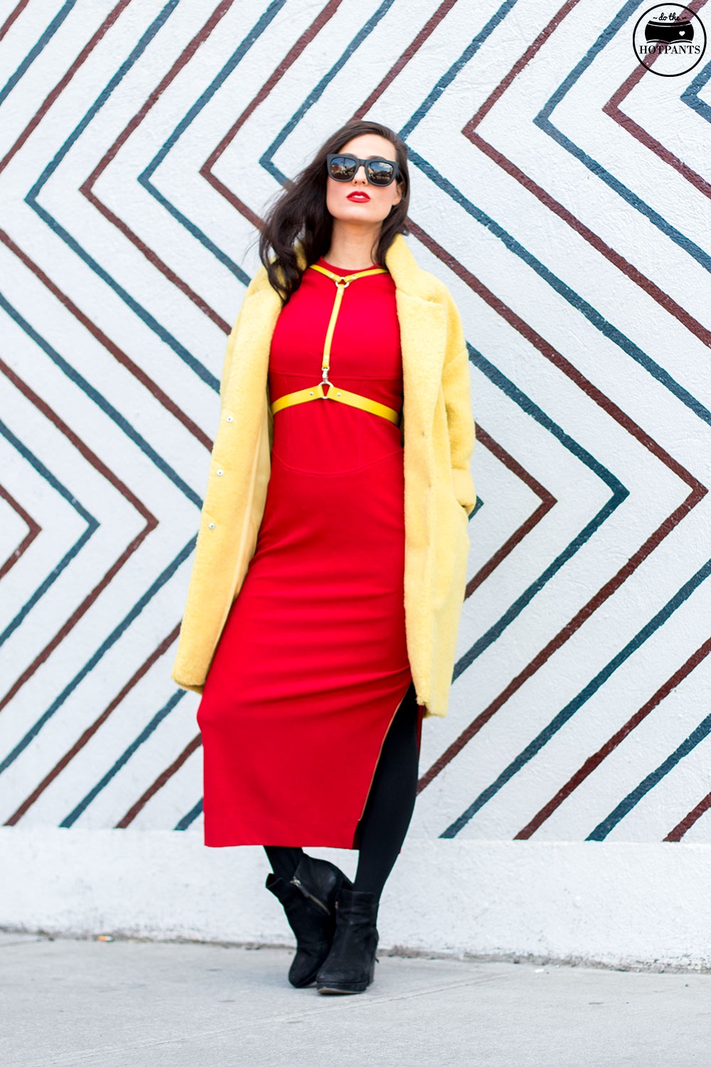 Do The Hotpants Dana Suchow Yellow Jaket Zana Bayne Harness Red Dress Bright Colored Outfit New York City Streetstyle IMG_7858